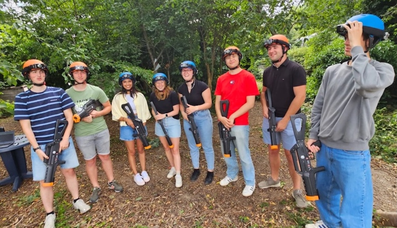 sfeerbeeld lasertag funbase tienen
